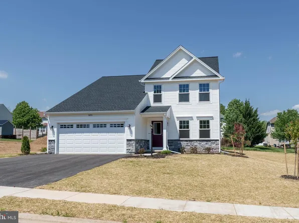 5893 Buchanan Dr, Mercersburg, PA 17236