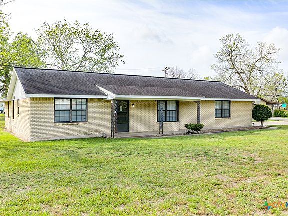 3rd image of 604 Cannon Rd