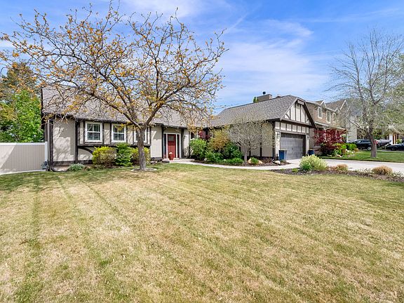 2nd image of 2373 Glacier View Dr