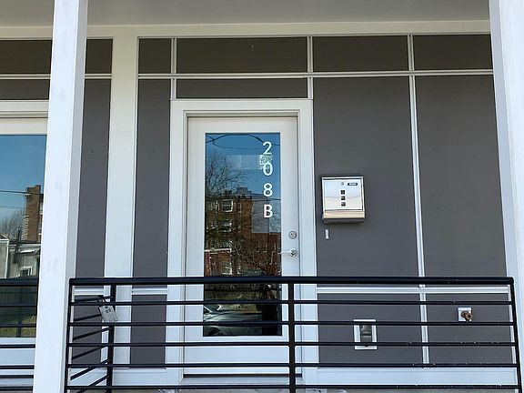 4th image of 208 W 14th St #B
