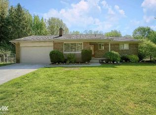 7565 McKinley Rd, Cottrellville, MI 48039