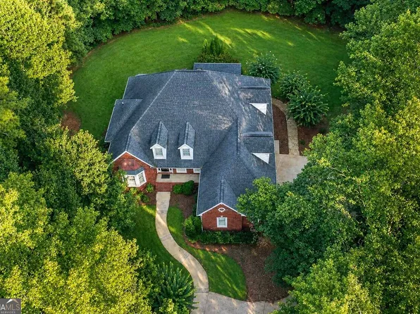 4310 Winslow Ct, Douglasville, GA 30135