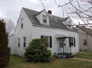 920 Sunset Ave, Grove City, PA