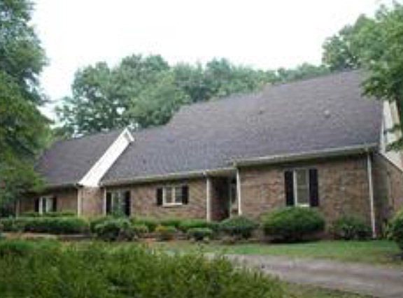 3rd image of 1090 Twin Pines Dr