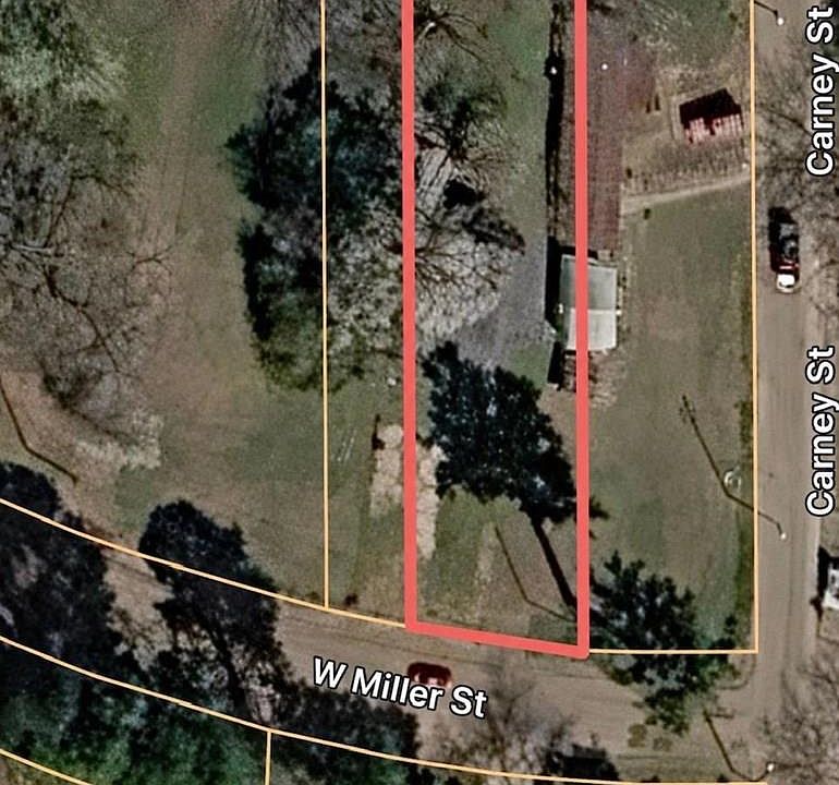 2nd image of 702 W Miller St