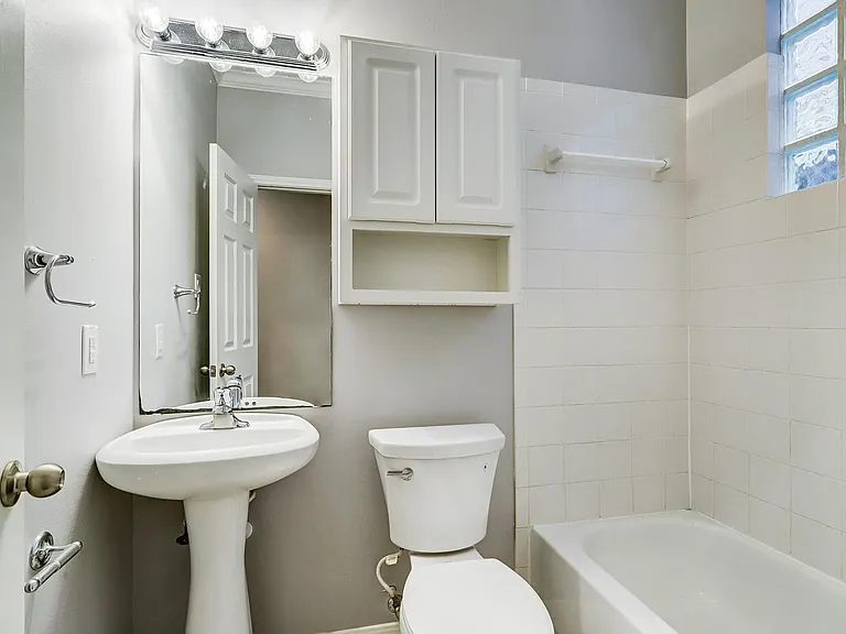 2211 Roy St #B — Photo 8