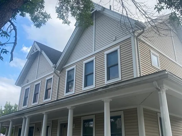 92 Franklin St, Holyoke, MA 01040
