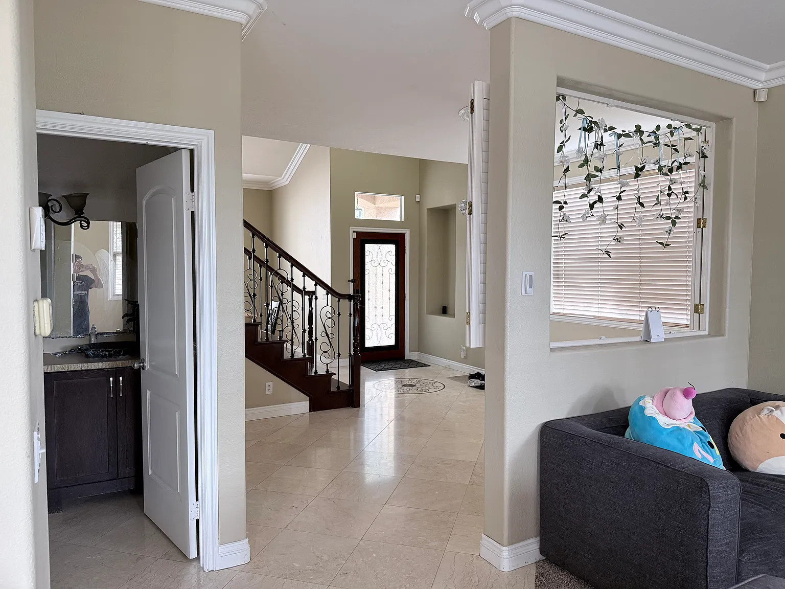 4 bed, 2135 sqft, $5,850 — Photo 3