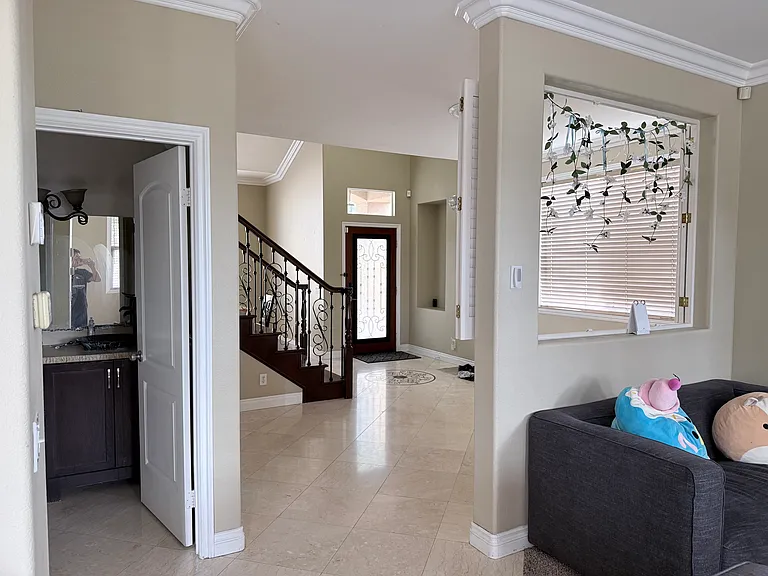 2801 Hazel Pl — Photo 3