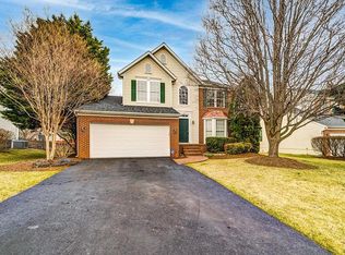 20672 Rainsboro Dr, Ashburn, VA 20147