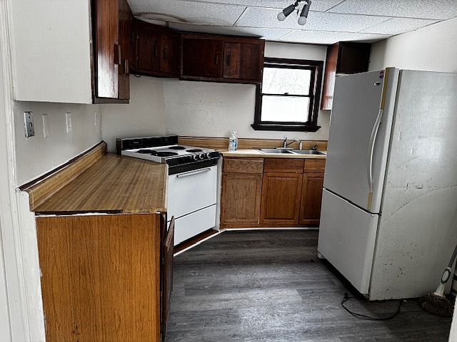 1st image of 103 Carl St #1