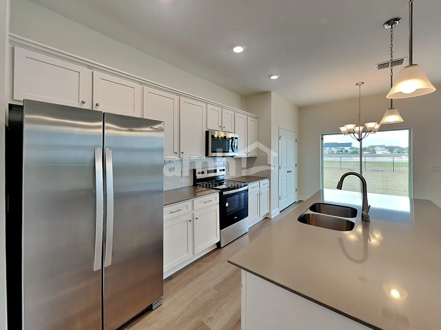 4 bed, 2.5 bath, 1977 sqft, $2,510 — Photo 4
