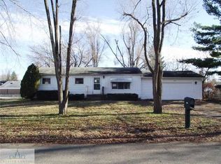 1299 Hall St, Eaton Rapids, MI 48827