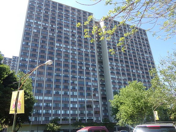 4th image of 4850 S Lake Park Ave APT 2511