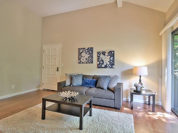3rd image of 1658 Braddock Ct