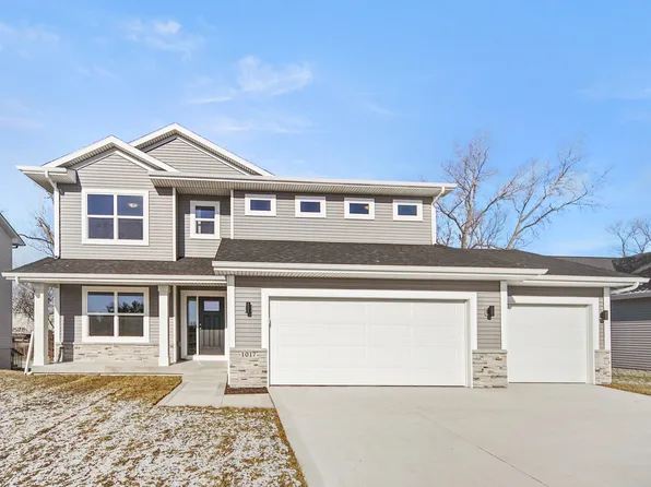 1017 2nd St NE, Altoona, IA 50009