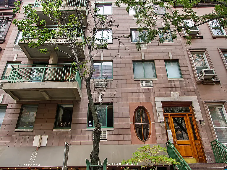 325 W 51st St #4C — Photo 6