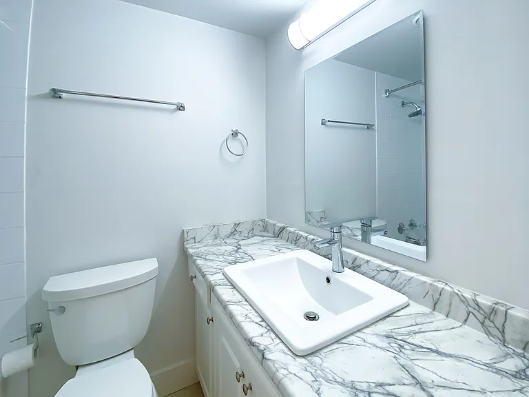 935 Marine Dr — Photo 54