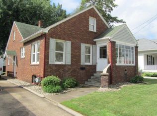 305 W Wabash Ave, Effingham, IL 62401