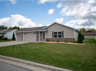 1081 Silver Birch Dr, Menasha, WI 54952