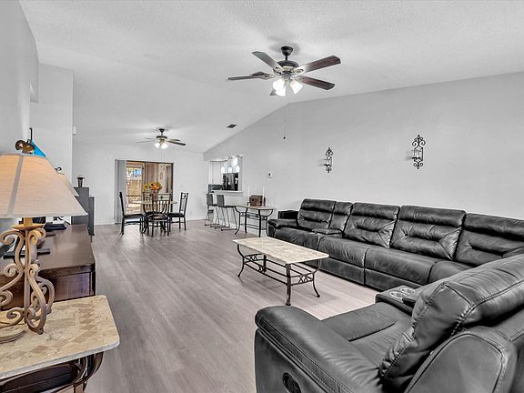 4th image of 7704 Sunflower Drive