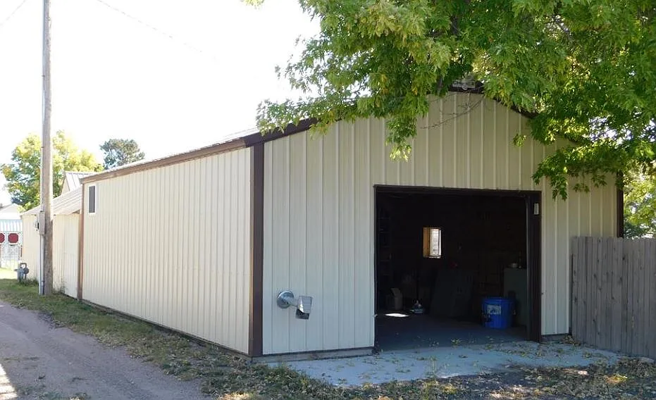 3 bed, 1384 sqft, $1,200 — Photo 2