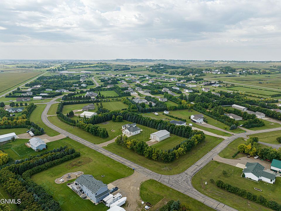 2114 Missouri Loop N, Mandan, ND 58554 Zillow