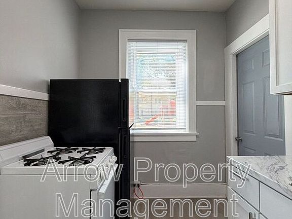 4th image of 305 N 7th St #1
