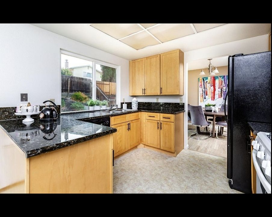 2nd image of 8117 Canyon Oak Dr