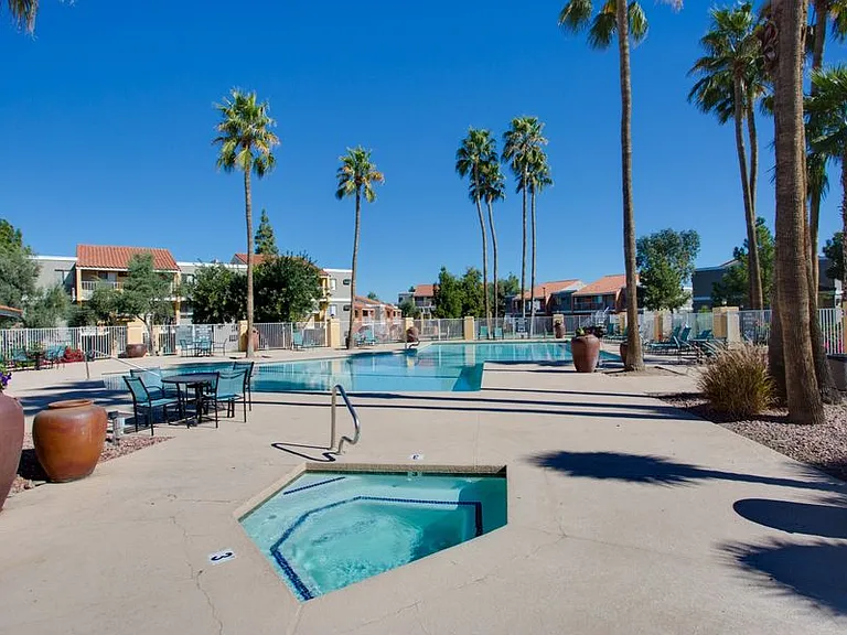 Valencia Park — Photo 19