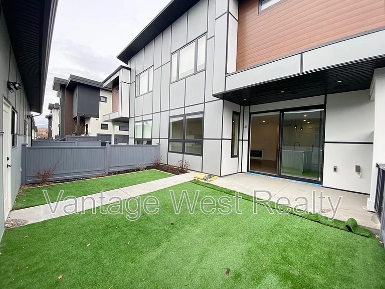 867 Morrison Ave #4 — Photo 33