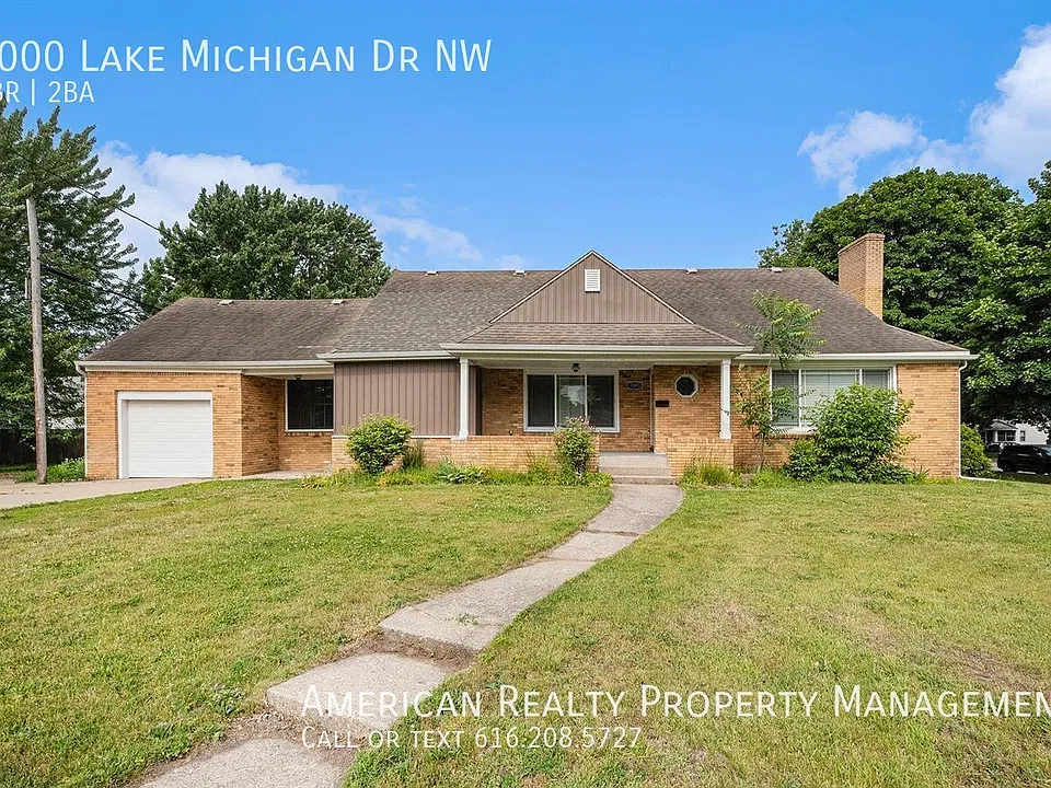 1000 Lake Michigan Dr NW