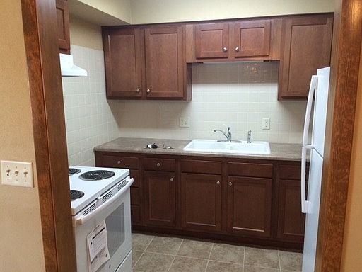 3rd image of 308 Robinhood Ln APT A