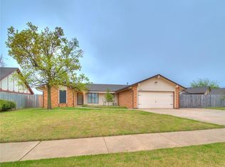 1209 NW 9th St, Moore, OK 73170