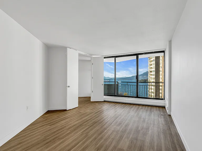 1600L Beach Ave — Photo 16