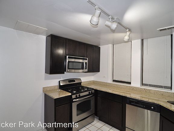 4th image of 1971 W Evergreen Ave #10455767