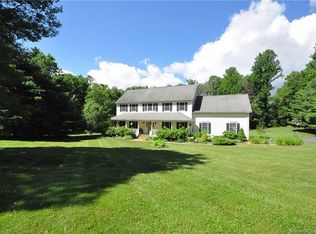 32 Obtuse Rd S, Brookfield, CT 06804