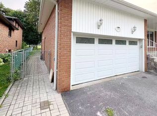 1353 Myron Dr, Mississauga, ON L5E2N5