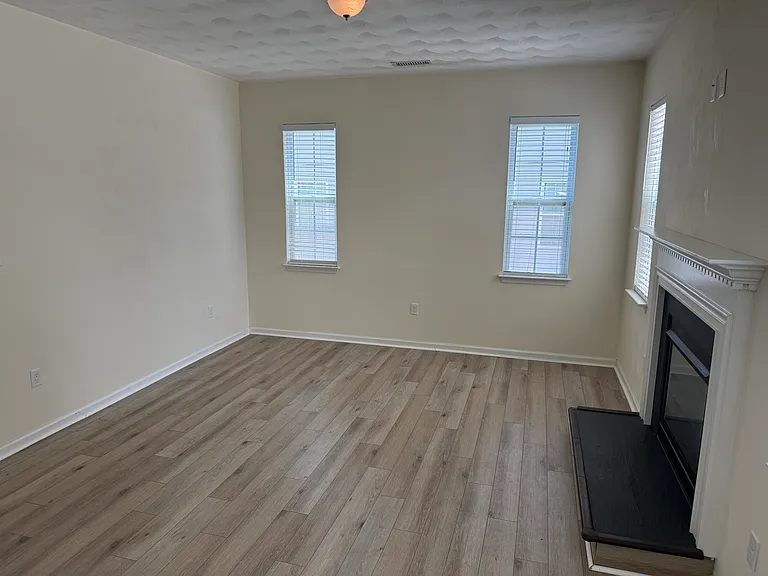 1022 Meadows Reach Cir — Photo 5
