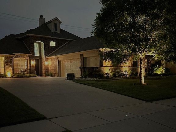 3rd image of 3515 Carlton Ct