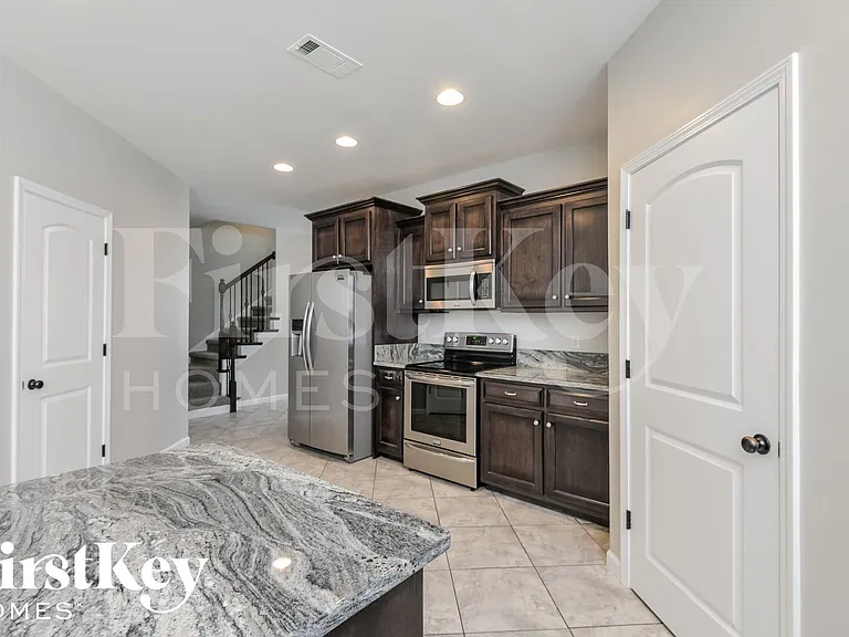 3591 Grand Central Ave — Photo 6