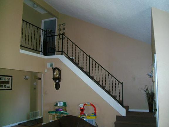 4th image of 109 Mockingbird Ln