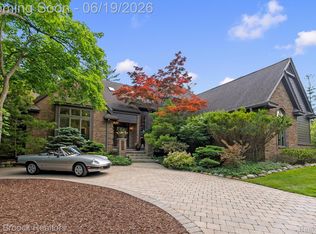 40360 Harmony Ln, Northville, MI 48167