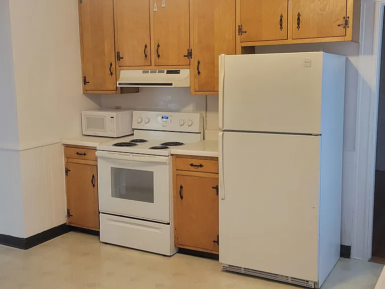 768 Derby Ave #1 — Photo 5