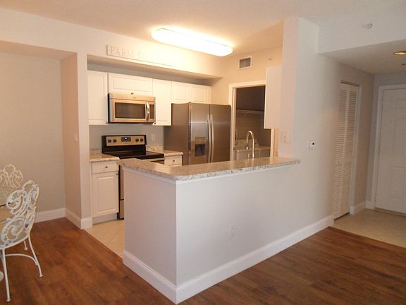 2nd image of 5090 Fairways Cir APT H105