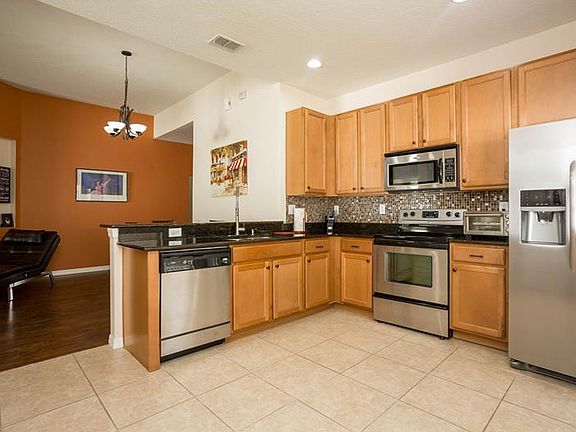 5th image of 3611 Briar Run Dr
