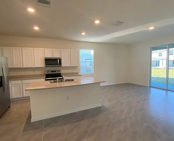 32981 Tulip Petal Ln — Photo 3