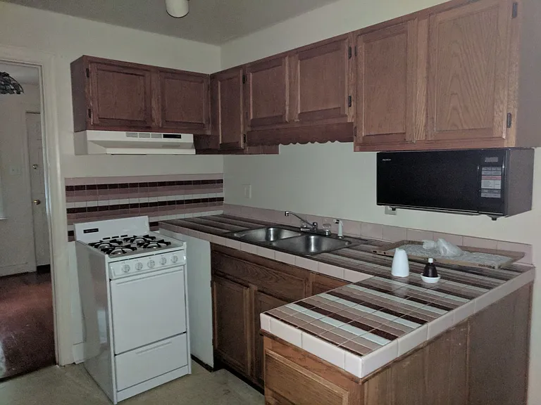 3320 Ellwood Ave.* — Photo 13