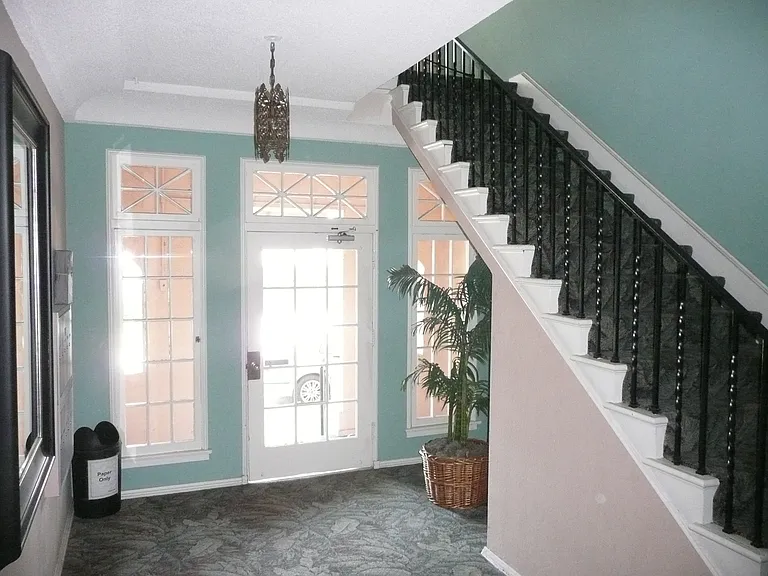 Interior entry-way