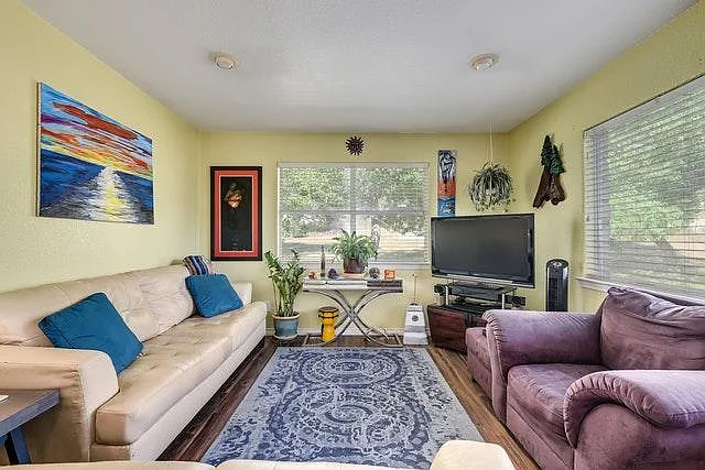 322 Legion Loop — Photo 3